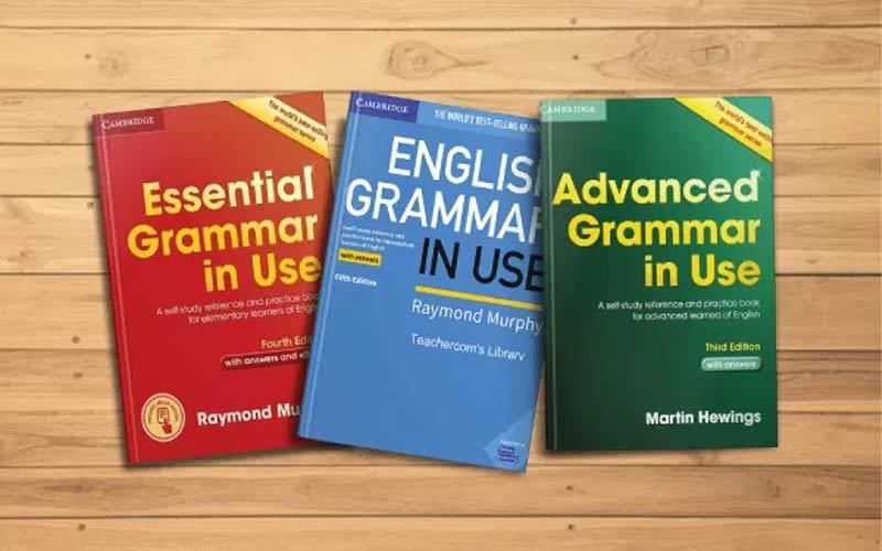 English Grammar in Use cung cấp các kiến thức cơ bản đến nâng cao và sẵn đáp án cho người học