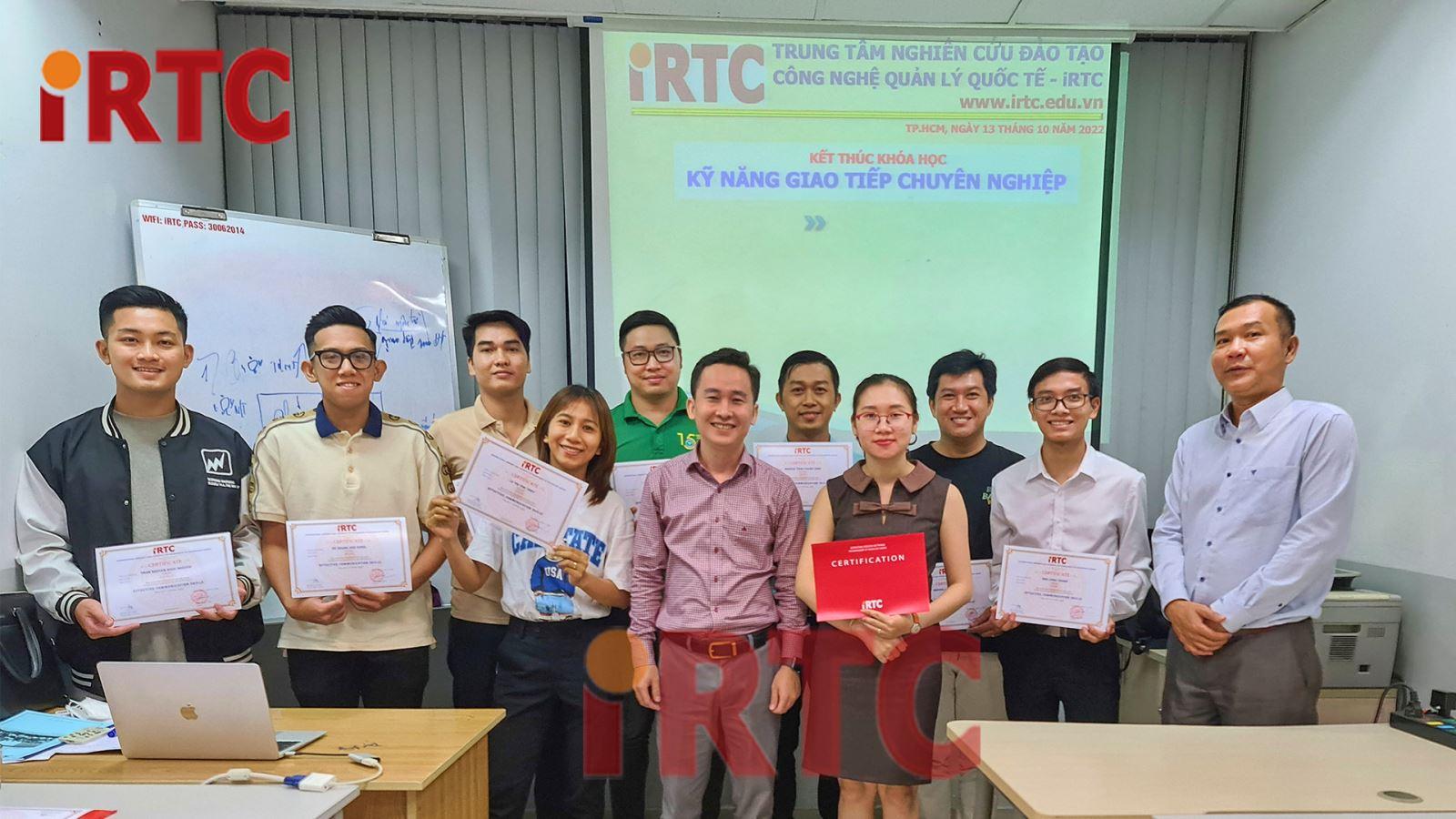 khóa học kỹ năng giao tiếp chuyên nghiệp