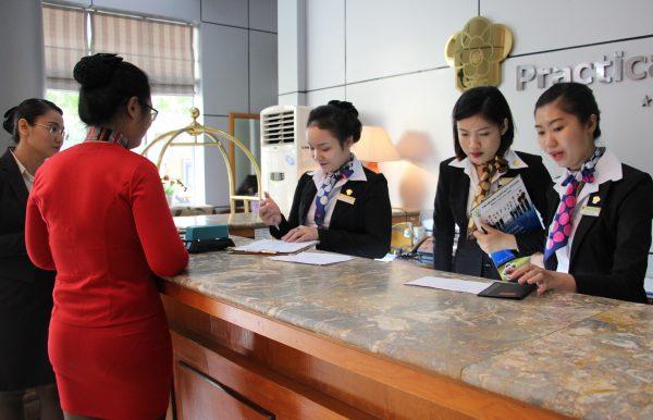 tiếng anh giao tiếp dành cho lễ tân văn phòng