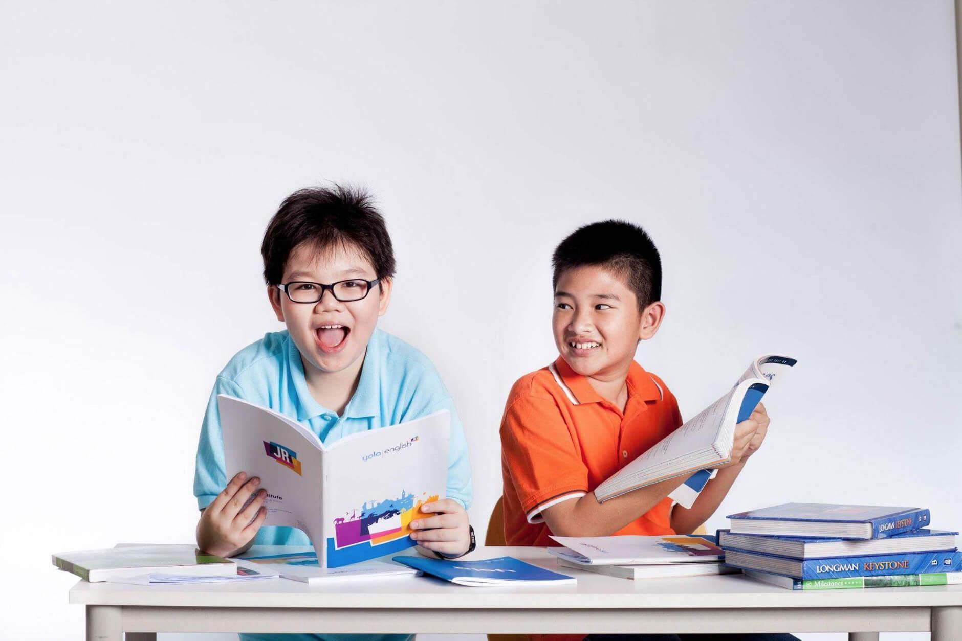 Bé học tiếng Anh qua trò chơi