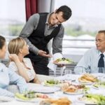 Các mẫu câu đón tiếp khách hàng bằng tiếng anh trong nhà hàng